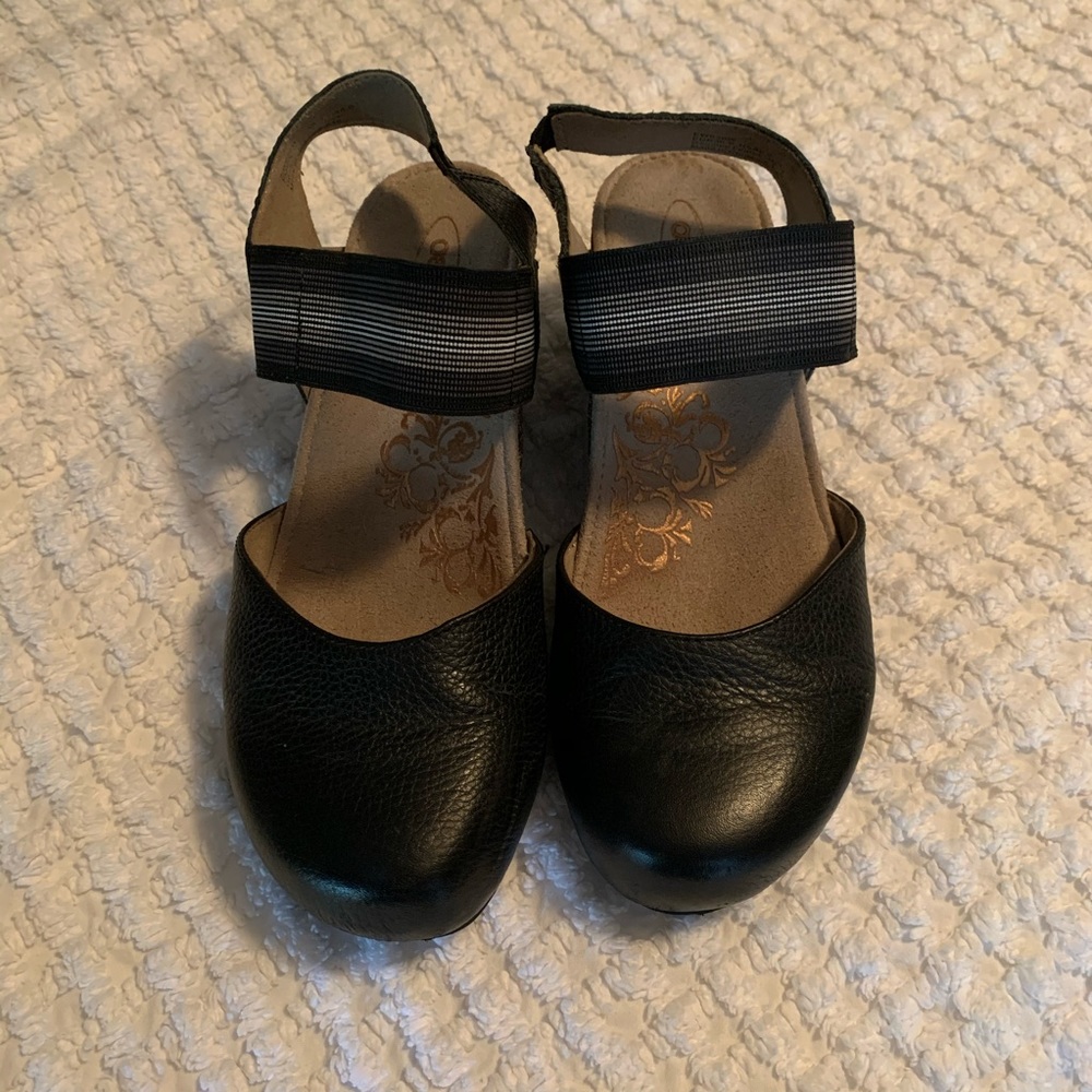 Aetrex Wedges size 6